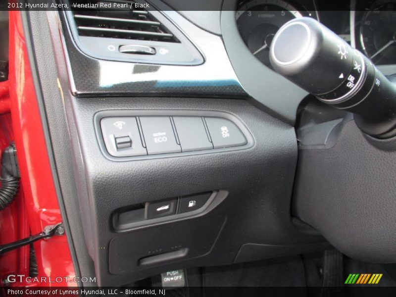 Venetian Red Pearl / Black 2012 Hyundai Azera