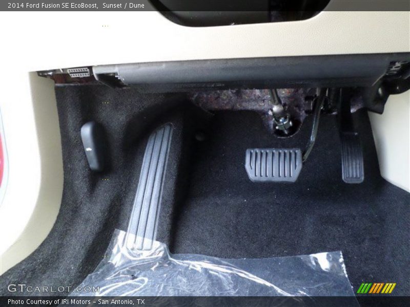 Sunset / Dune 2014 Ford Fusion SE EcoBoost