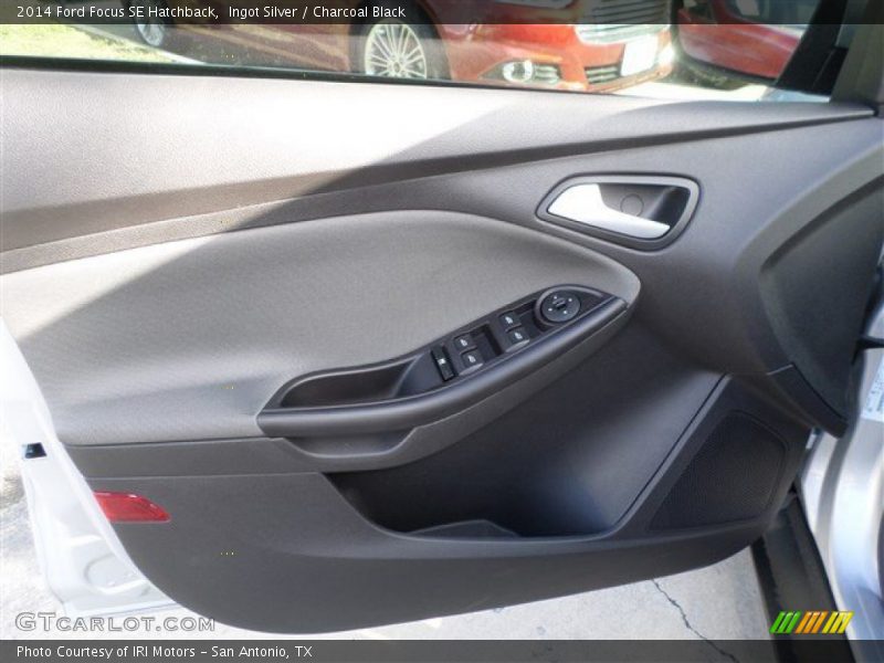 Ingot Silver / Charcoal Black 2014 Ford Focus SE Hatchback