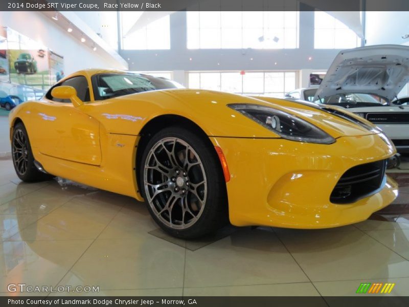 Front 3/4 View of 2014 SRT Viper Coupe