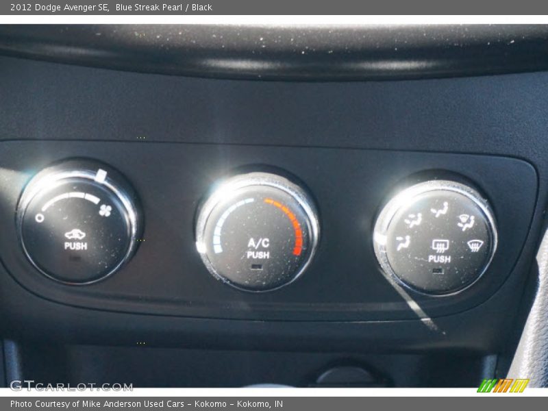 Blue Streak Pearl / Black 2012 Dodge Avenger SE