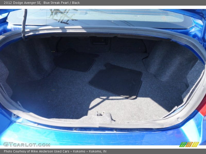 Blue Streak Pearl / Black 2012 Dodge Avenger SE