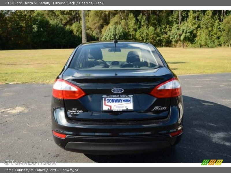 Tuxedo Black / Charcoal Black 2014 Ford Fiesta SE Sedan
