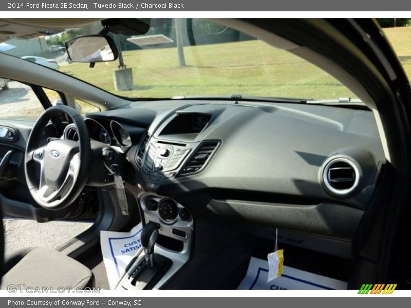 Tuxedo Black / Charcoal Black 2014 Ford Fiesta SE Sedan