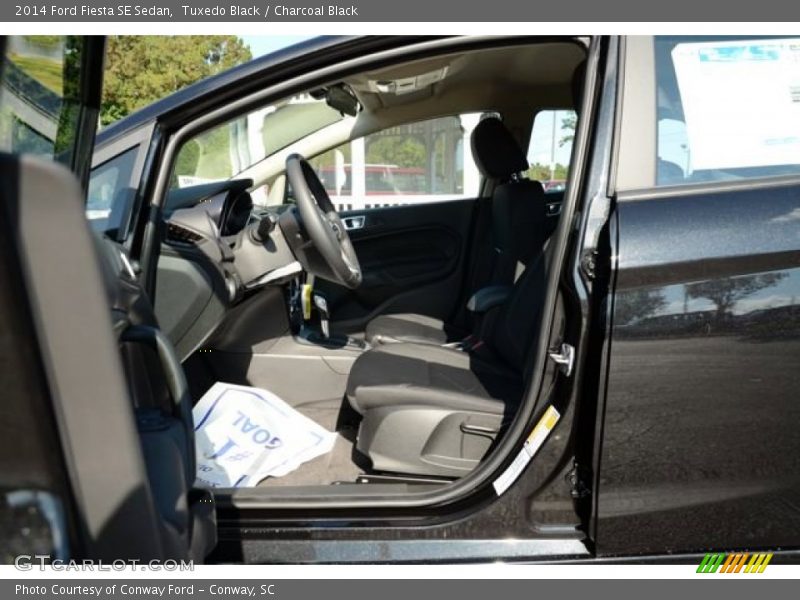 Tuxedo Black / Charcoal Black 2014 Ford Fiesta SE Sedan