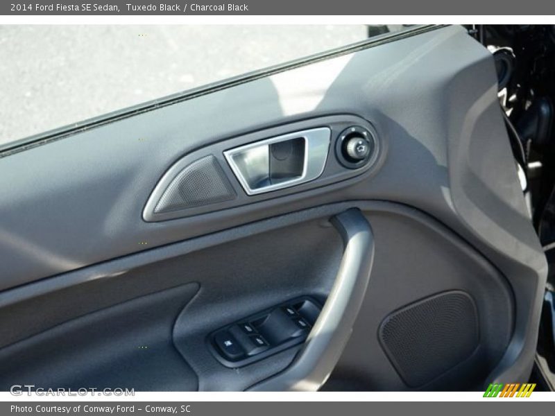 Tuxedo Black / Charcoal Black 2014 Ford Fiesta SE Sedan
