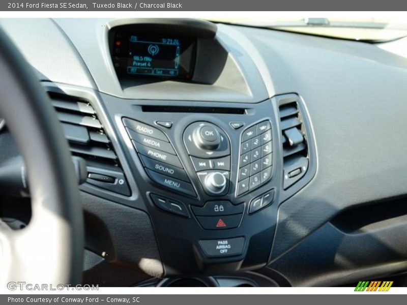 Tuxedo Black / Charcoal Black 2014 Ford Fiesta SE Sedan