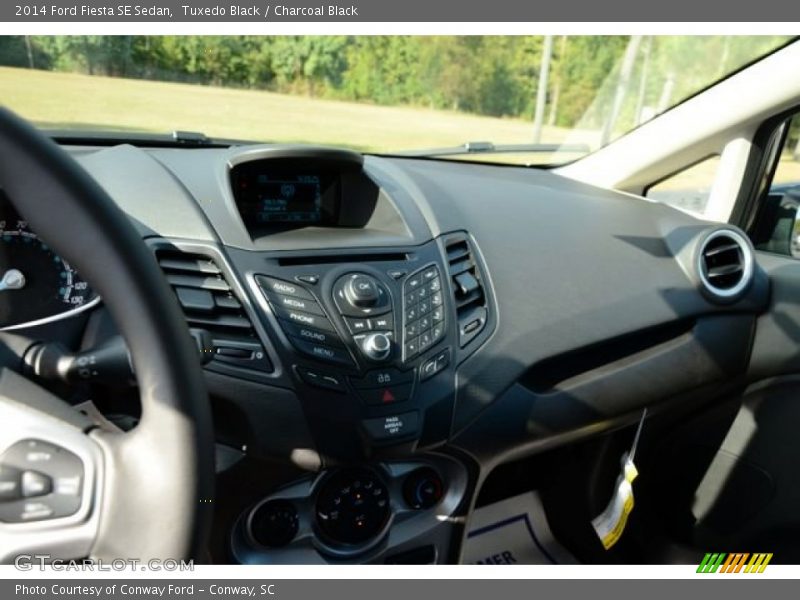 Tuxedo Black / Charcoal Black 2014 Ford Fiesta SE Sedan