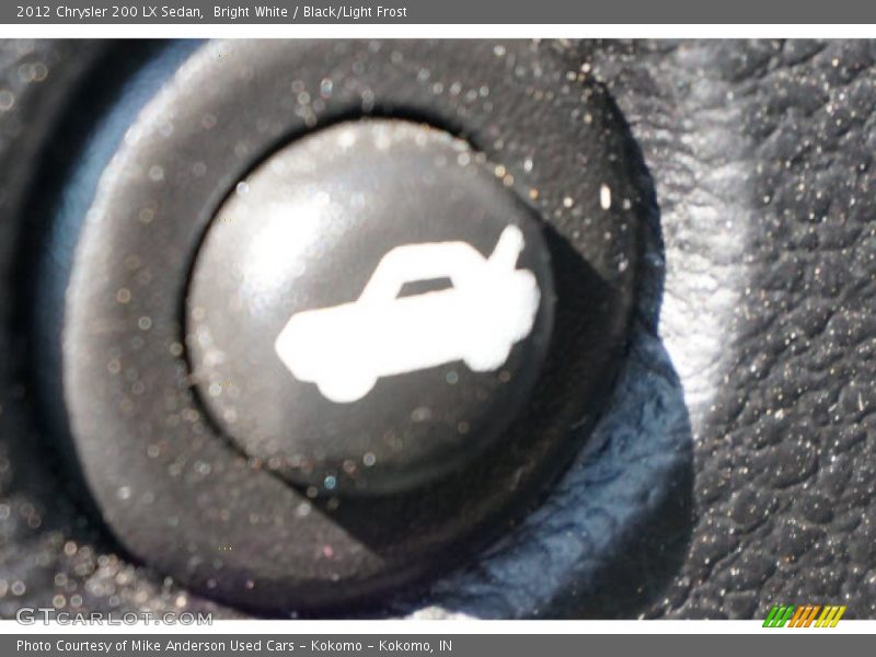 Bright White / Black/Light Frost 2012 Chrysler 200 LX Sedan