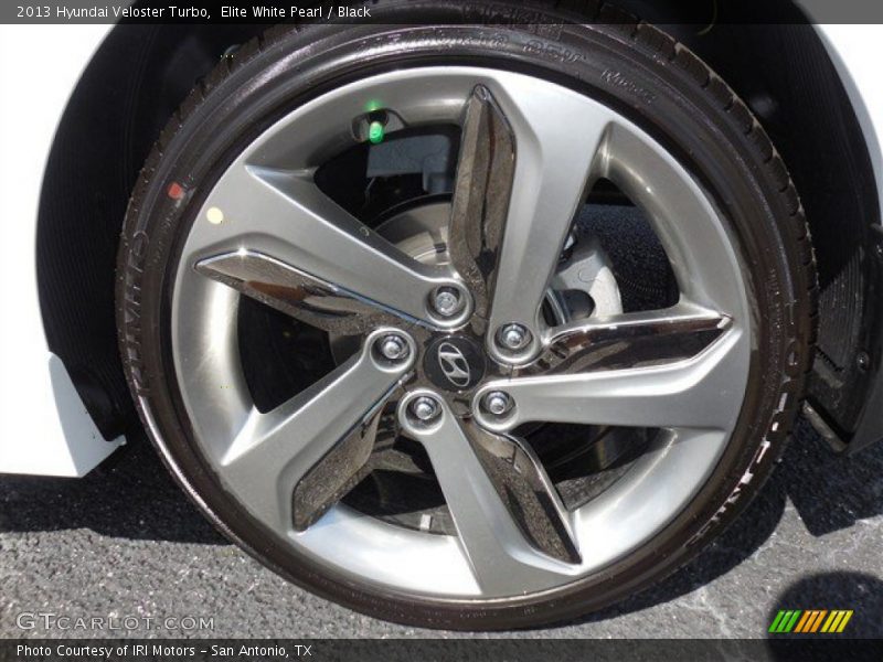 Elite White Pearl / Black 2013 Hyundai Veloster Turbo