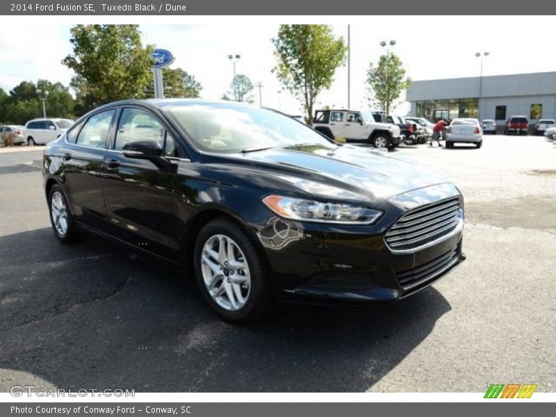 Tuxedo Black / Dune 2014 Ford Fusion SE