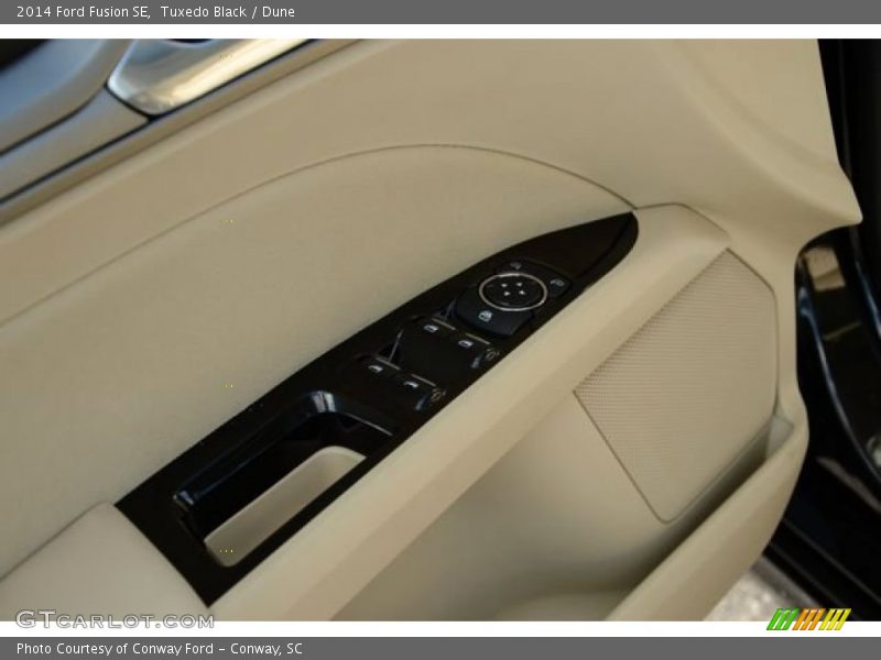 Tuxedo Black / Dune 2014 Ford Fusion SE