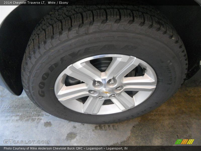 White / Ebony 2014 Chevrolet Traverse LT