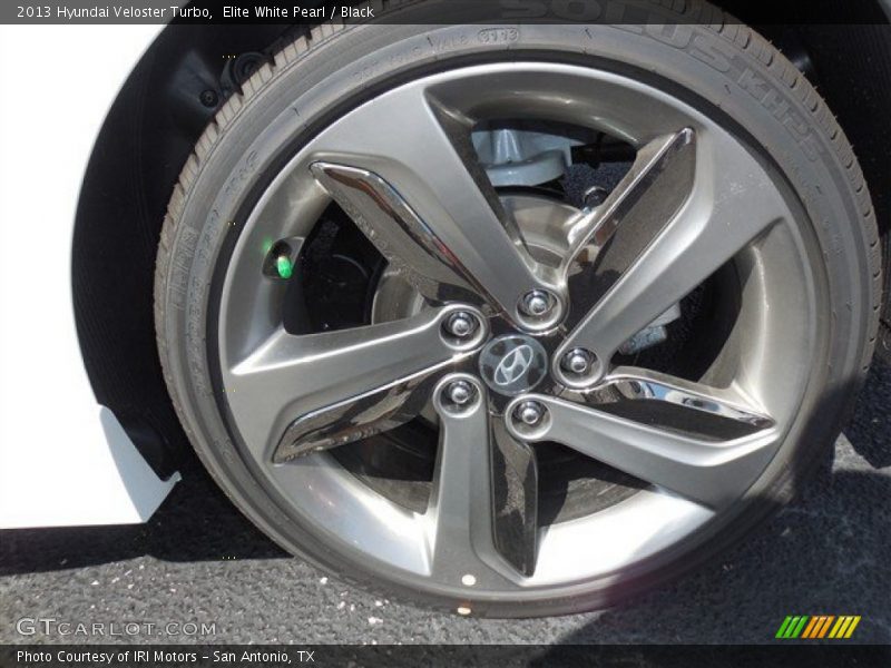 Elite White Pearl / Black 2013 Hyundai Veloster Turbo