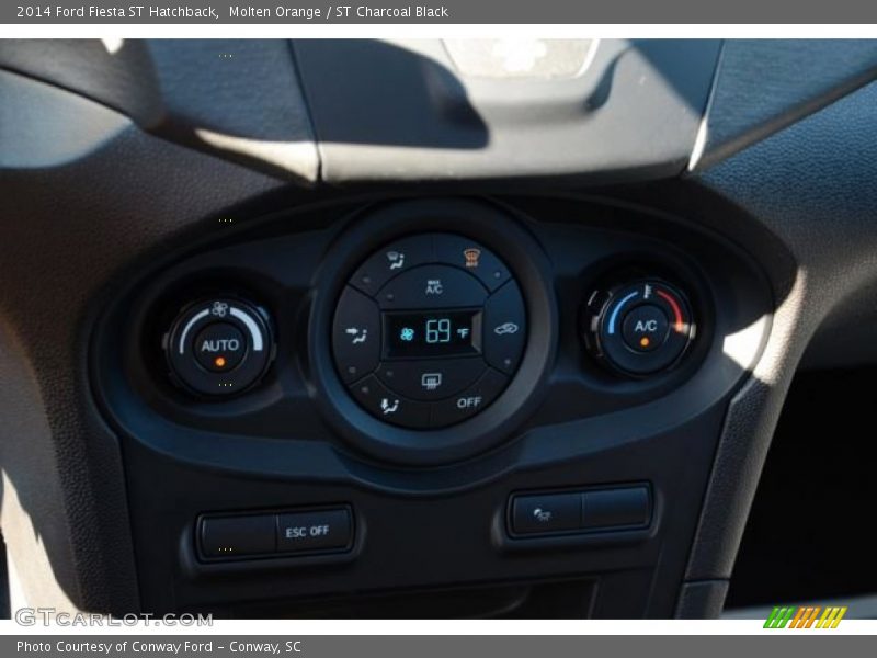 Controls of 2014 Fiesta ST Hatchback