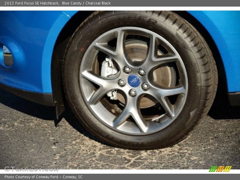 Blue Candy / Charcoal Black 2013 Ford Focus SE Hatchback