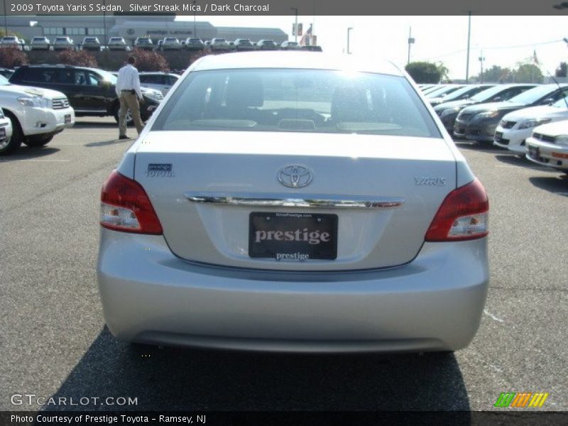 Silver Streak Mica / Dark Charcoal 2009 Toyota Yaris S Sedan