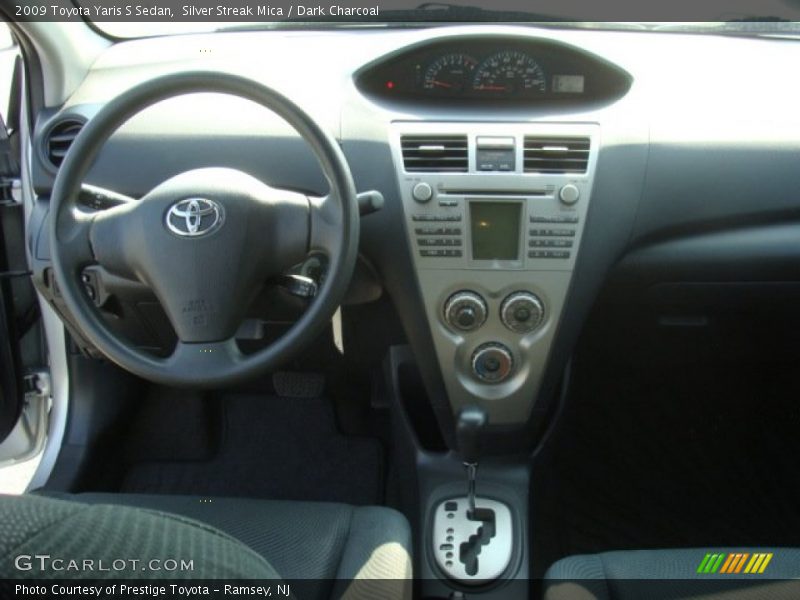 Silver Streak Mica / Dark Charcoal 2009 Toyota Yaris S Sedan