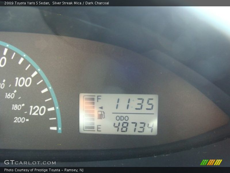 Silver Streak Mica / Dark Charcoal 2009 Toyota Yaris S Sedan