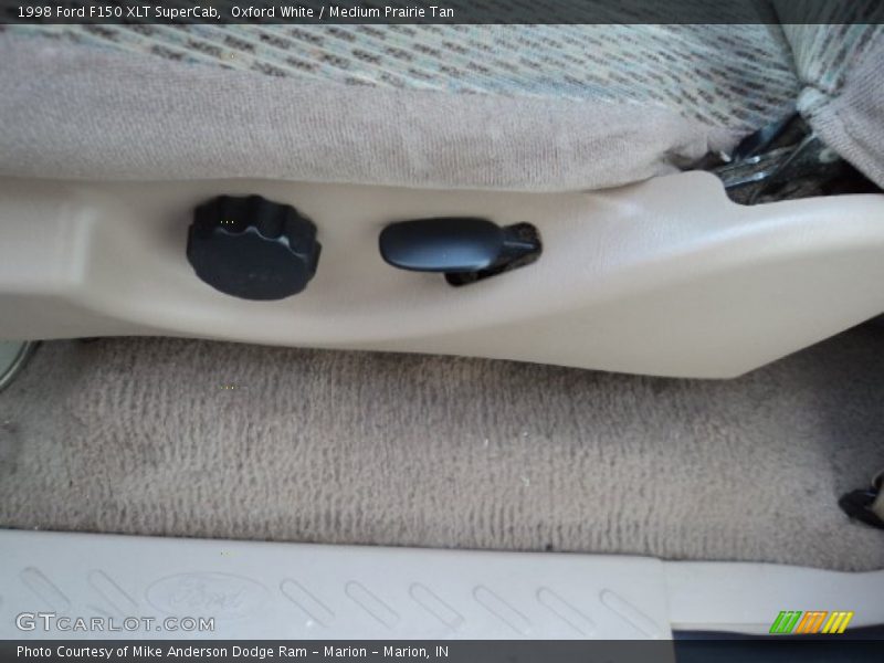 Oxford White / Medium Prairie Tan 1998 Ford F150 XLT SuperCab
