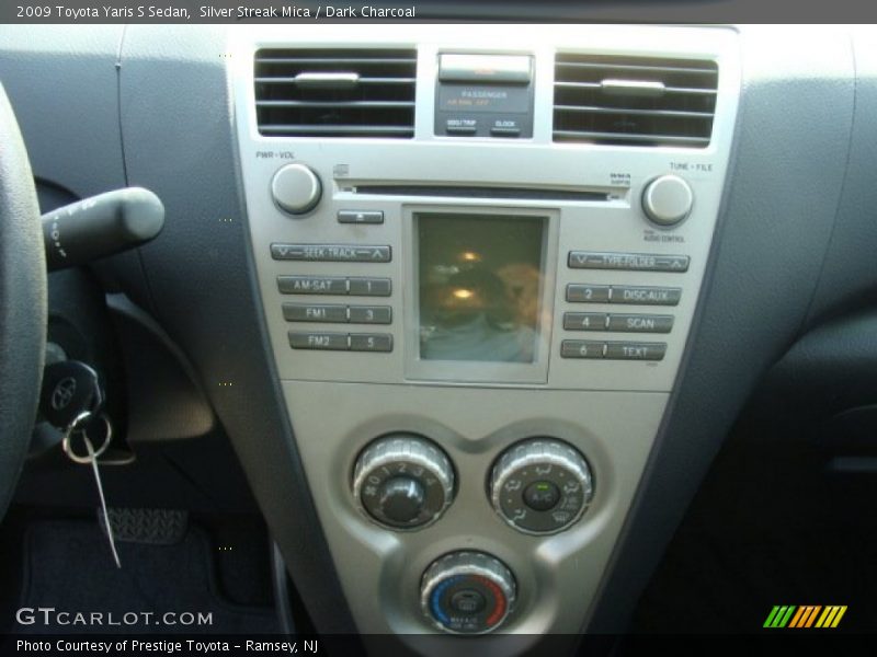 Silver Streak Mica / Dark Charcoal 2009 Toyota Yaris S Sedan
