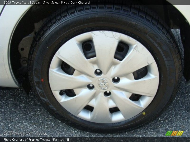 Silver Streak Mica / Dark Charcoal 2009 Toyota Yaris S Sedan