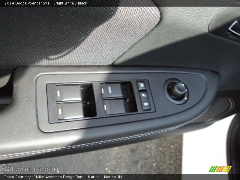 Bright White / Black 2014 Dodge Avenger SXT