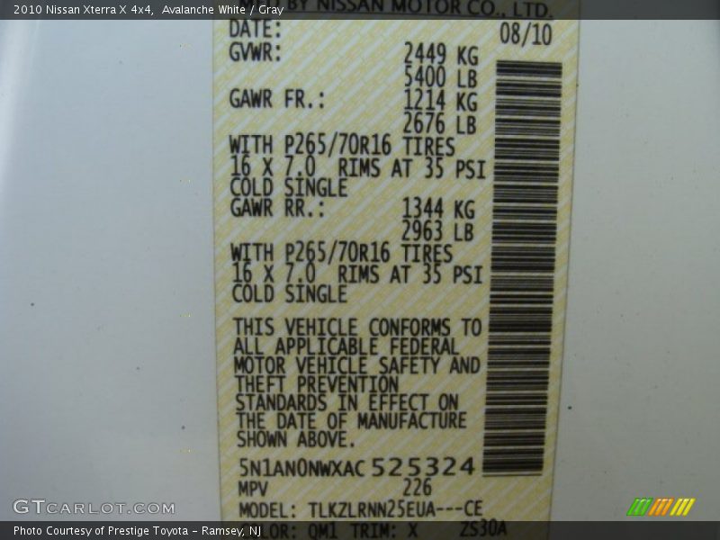 Avalanche White / Gray 2010 Nissan Xterra X 4x4