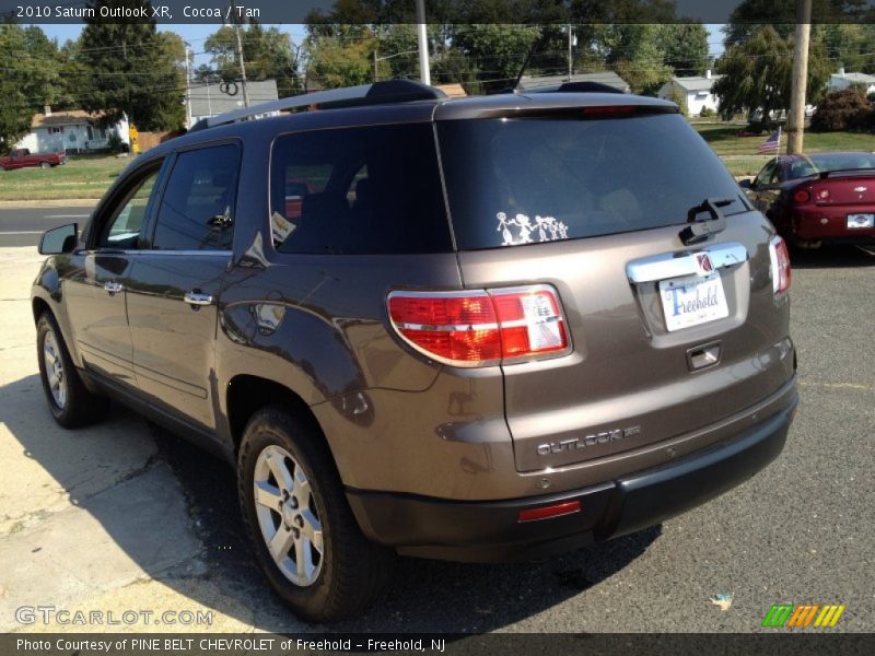 Cocoa / Tan 2010 Saturn Outlook XR