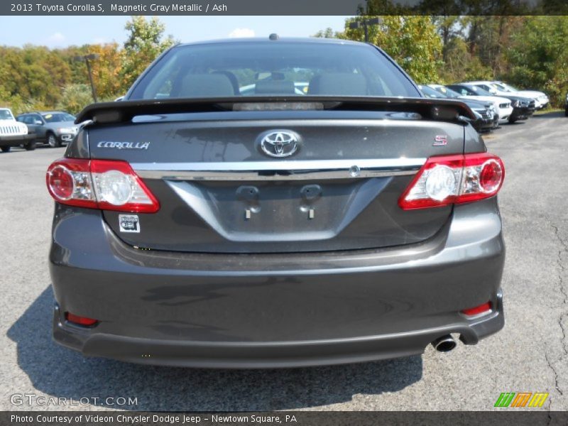 Magnetic Gray Metallic / Ash 2013 Toyota Corolla S