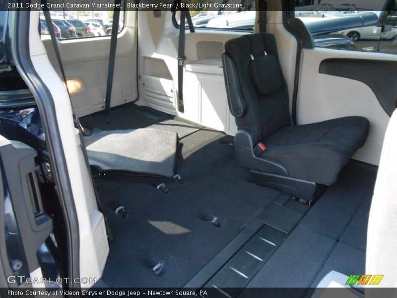 Blackberry Pearl / Black/Light Graystone 2011 Dodge Grand Caravan Mainstreet