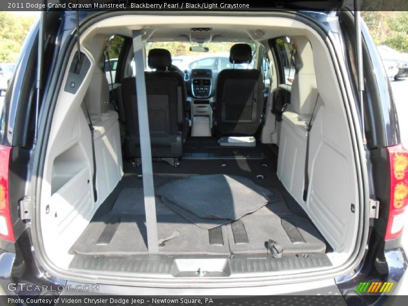 Blackberry Pearl / Black/Light Graystone 2011 Dodge Grand Caravan Mainstreet
