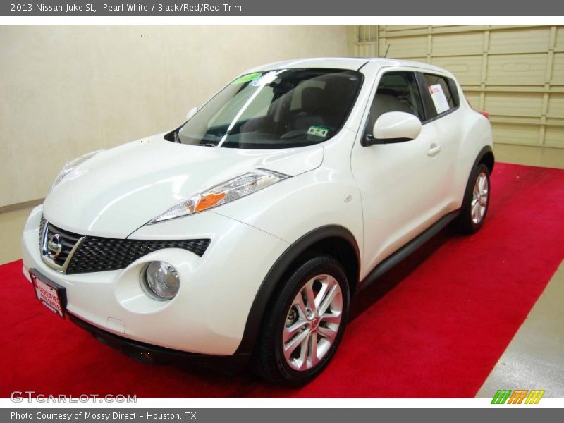 Pearl White / Black/Red/Red Trim 2013 Nissan Juke SL