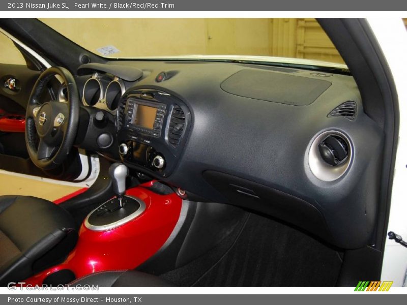 Pearl White / Black/Red/Red Trim 2013 Nissan Juke SL