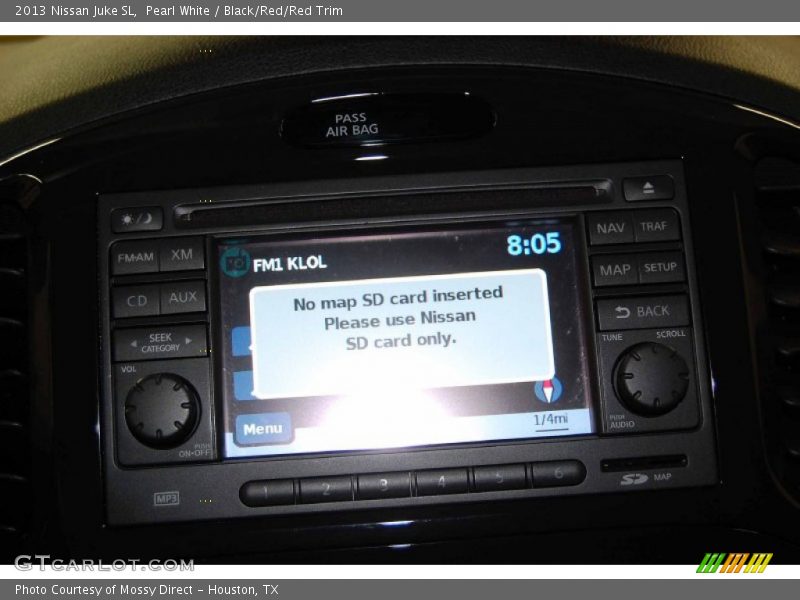 Pearl White / Black/Red/Red Trim 2013 Nissan Juke SL
