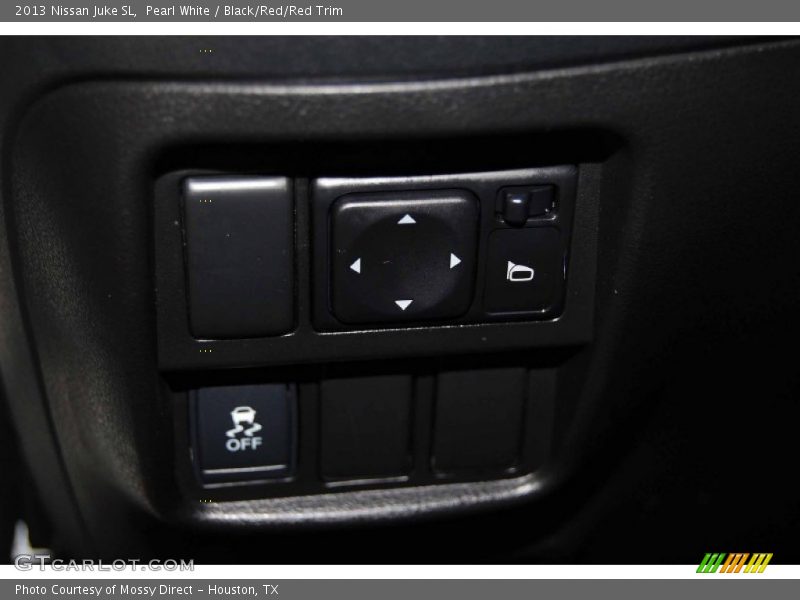 Pearl White / Black/Red/Red Trim 2013 Nissan Juke SL