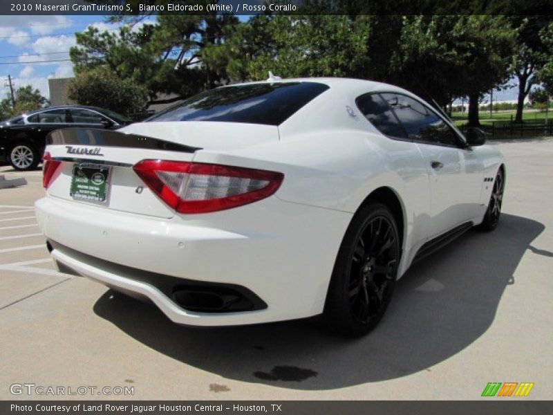 Bianco Eldorado (White) / Rosso Corallo 2010 Maserati GranTurismo S