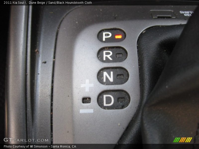 Dune Beige / Sand/Black Houndstooth Cloth 2011 Kia Soul !