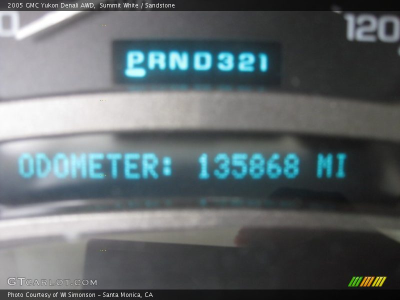 Summit White / Sandstone 2005 GMC Yukon Denali AWD