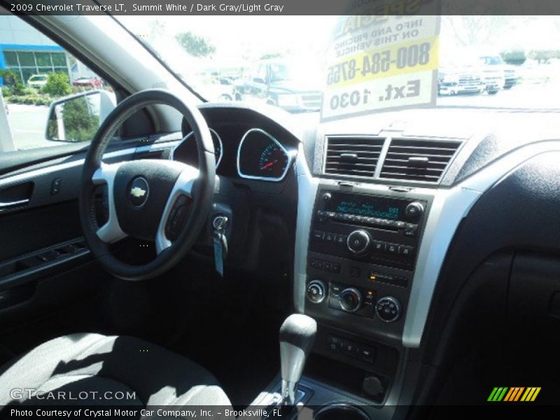 Summit White / Dark Gray/Light Gray 2009 Chevrolet Traverse LT