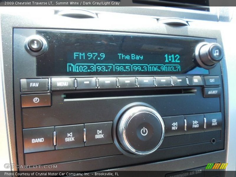 Summit White / Dark Gray/Light Gray 2009 Chevrolet Traverse LT