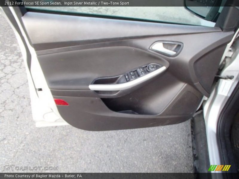 Ingot Silver Metallic / Two-Tone Sport 2012 Ford Focus SE Sport Sedan