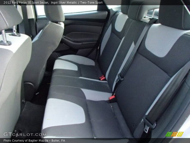 Ingot Silver Metallic / Two-Tone Sport 2012 Ford Focus SE Sport Sedan