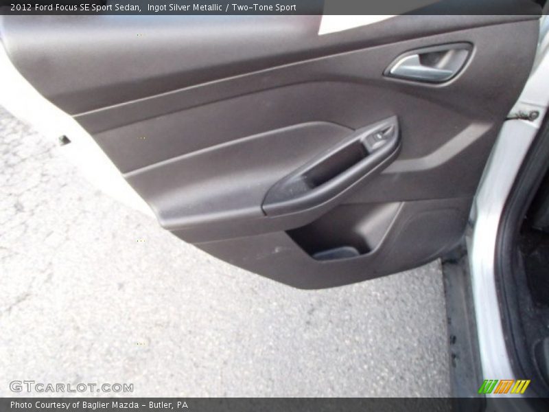 Ingot Silver Metallic / Two-Tone Sport 2012 Ford Focus SE Sport Sedan