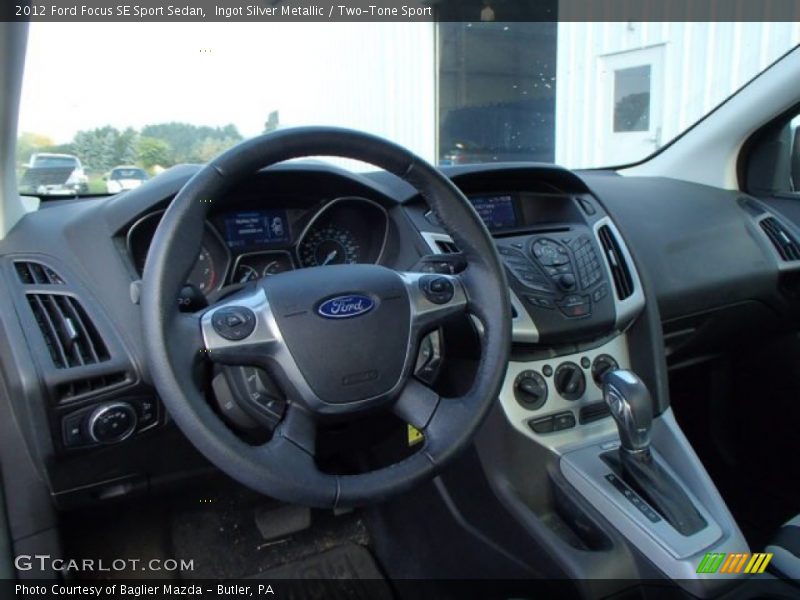 Ingot Silver Metallic / Two-Tone Sport 2012 Ford Focus SE Sport Sedan