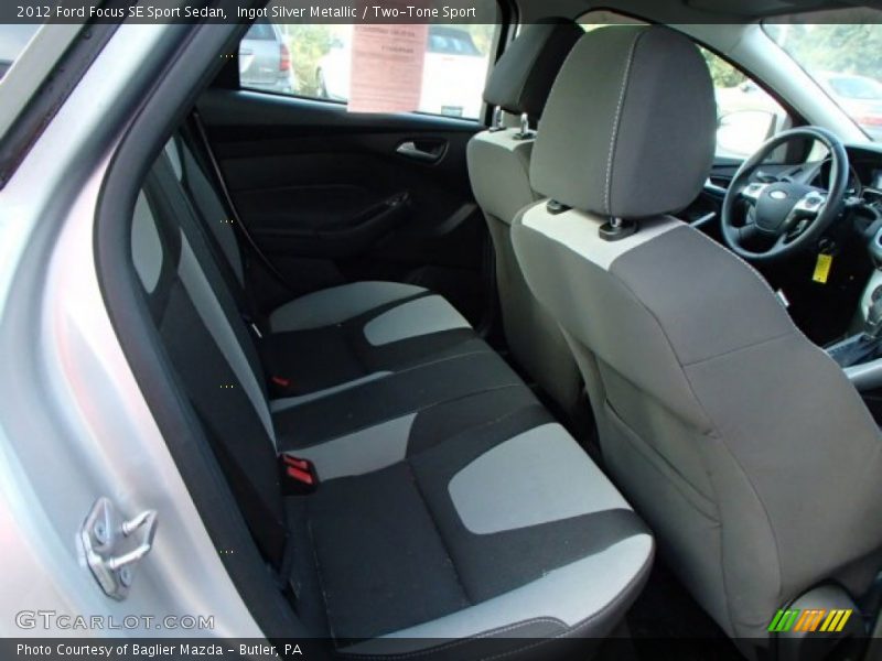 Ingot Silver Metallic / Two-Tone Sport 2012 Ford Focus SE Sport Sedan