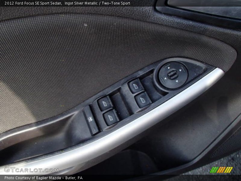 Ingot Silver Metallic / Two-Tone Sport 2012 Ford Focus SE Sport Sedan