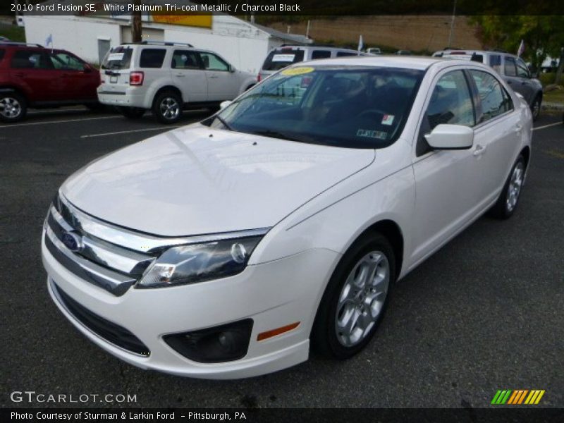 White Platinum Tri-coat Metallic / Charcoal Black 2010 Ford Fusion SE