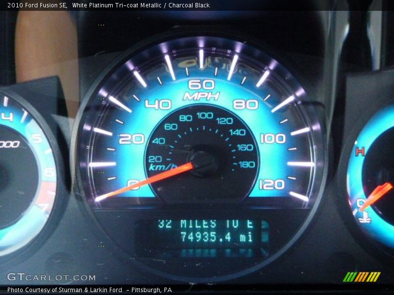 White Platinum Tri-coat Metallic / Charcoal Black 2010 Ford Fusion SE