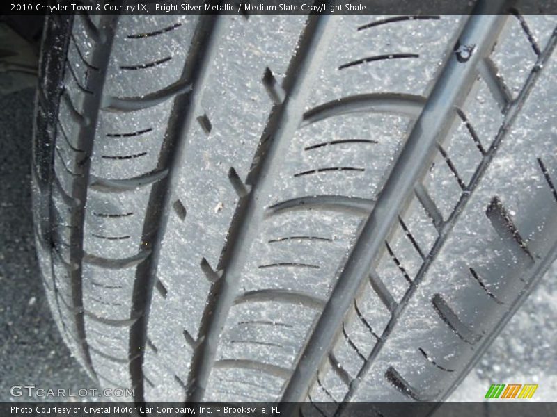Bright Silver Metallic / Medium Slate Gray/Light Shale 2010 Chrysler Town & Country LX
